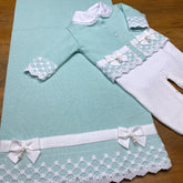 Jardineira. Casaco e Manta - Amanda - Verdinho com Pérolas Swarovski