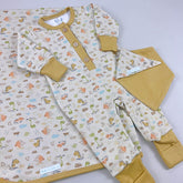 Macacão. Manta e Babador - Suedine - Naturale - Dinossauro