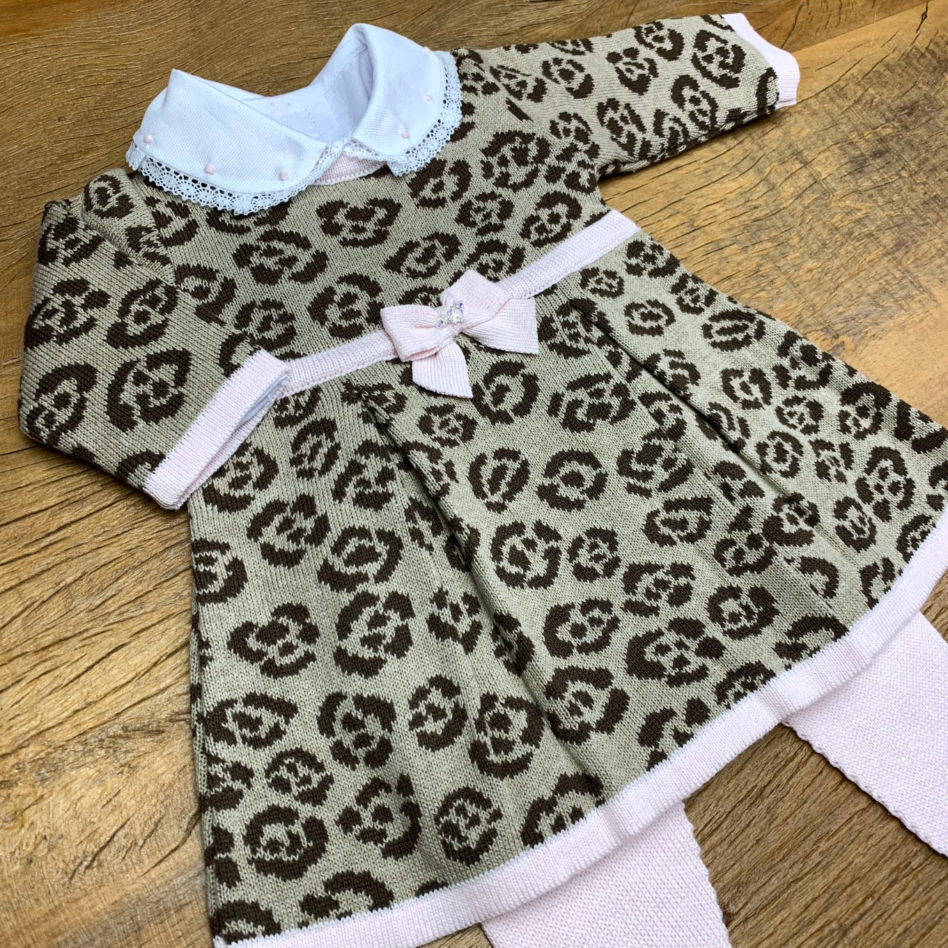 Vestido e Calça - Oncinha - Amêndoa e Rosa Pastel com Pérolas Swarovski