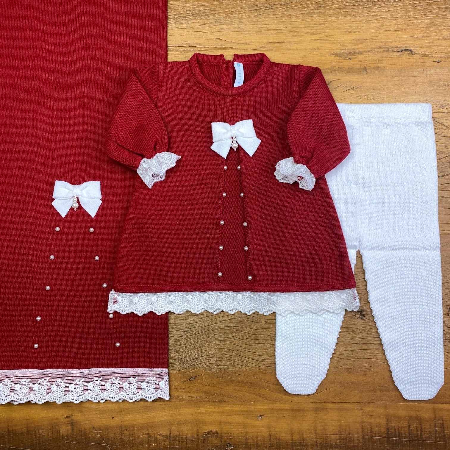 Vestido, Calça e Manta - Rendinha - Red com Pérolas e Cristais Swarovski